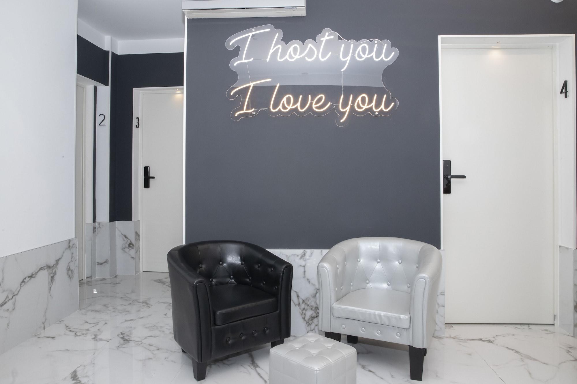 Vista Lobby I Host You