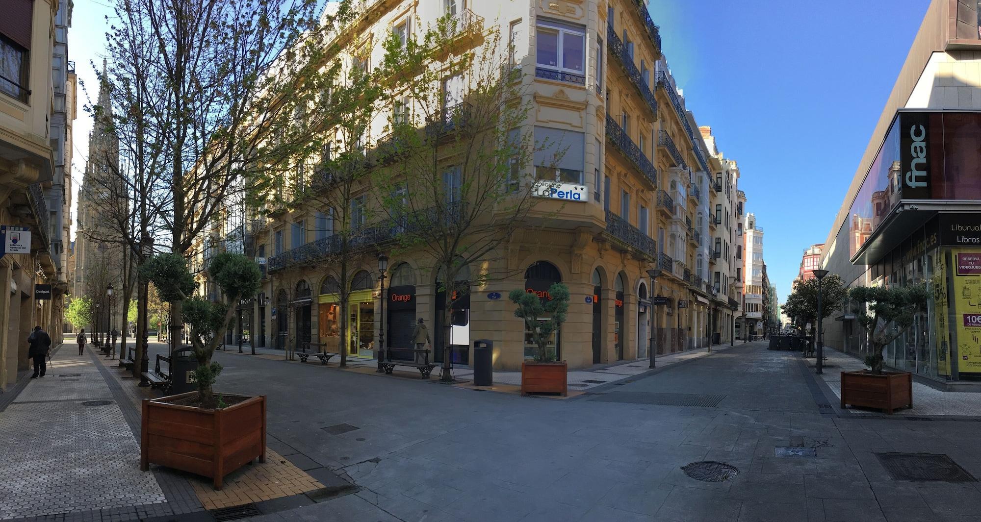 Vista Exterior Pension La Perla