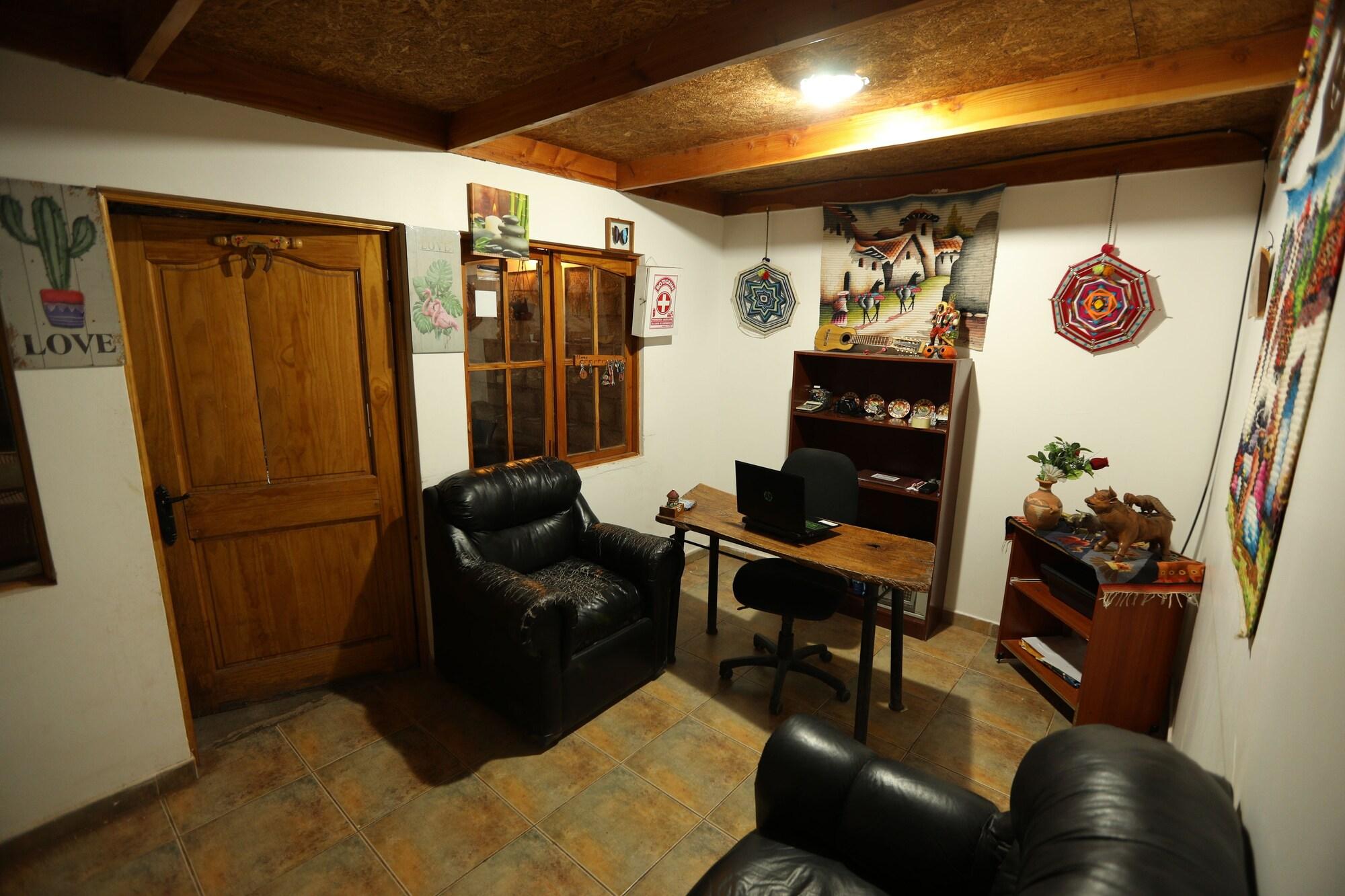 Vista Lobby Hostal Belen Expediciones
