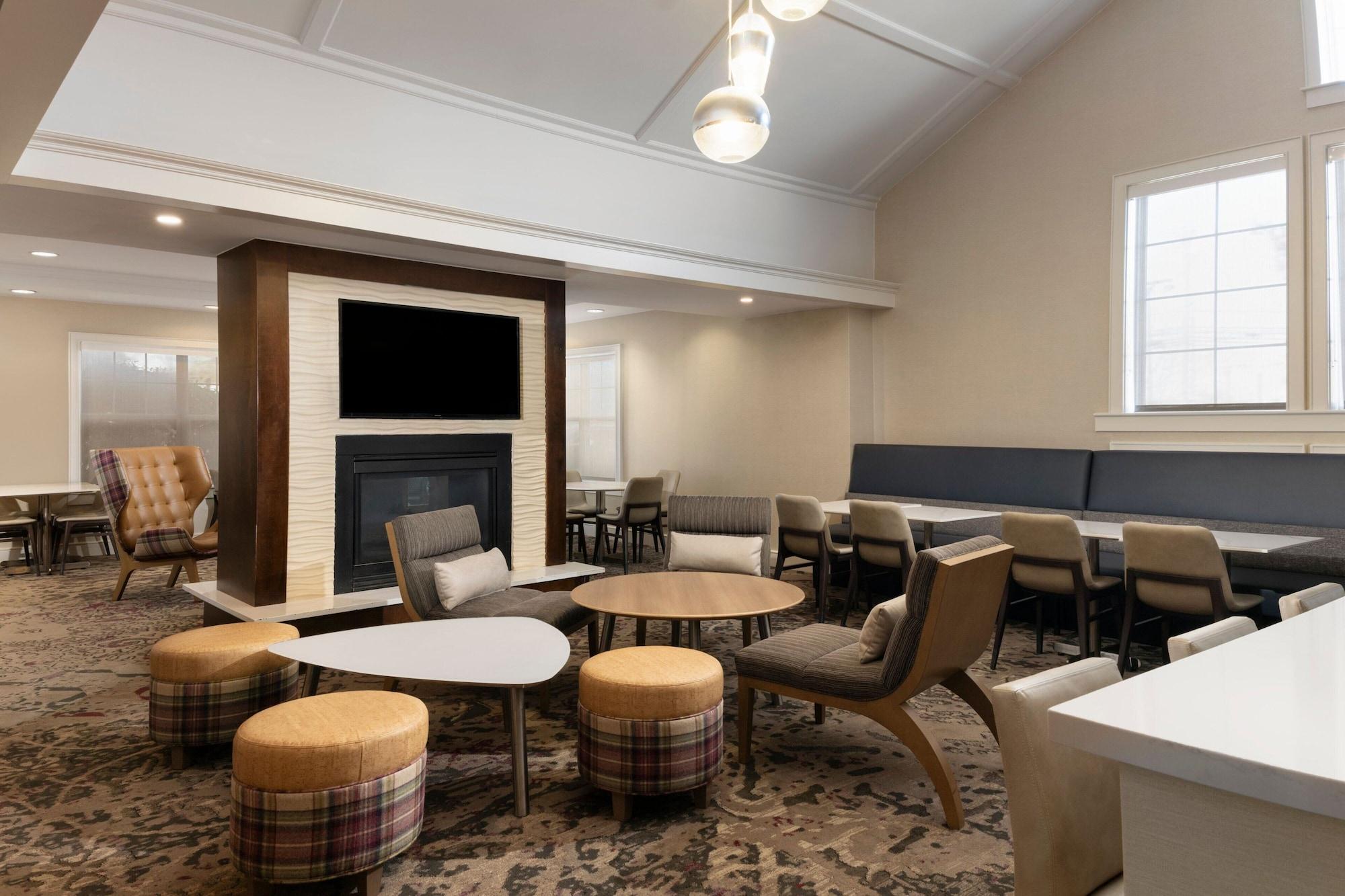 Vista Lobby Residence Inn by Marriott Neptune at Gateway Center