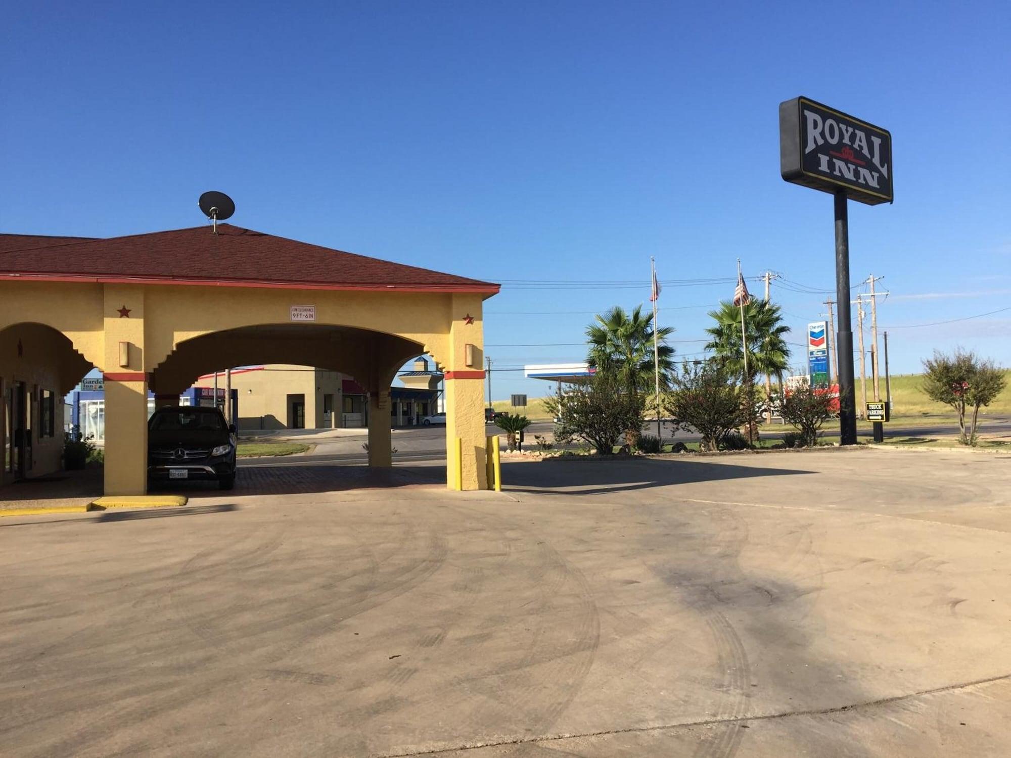 Vista Exterior Royal Inn Pearsall