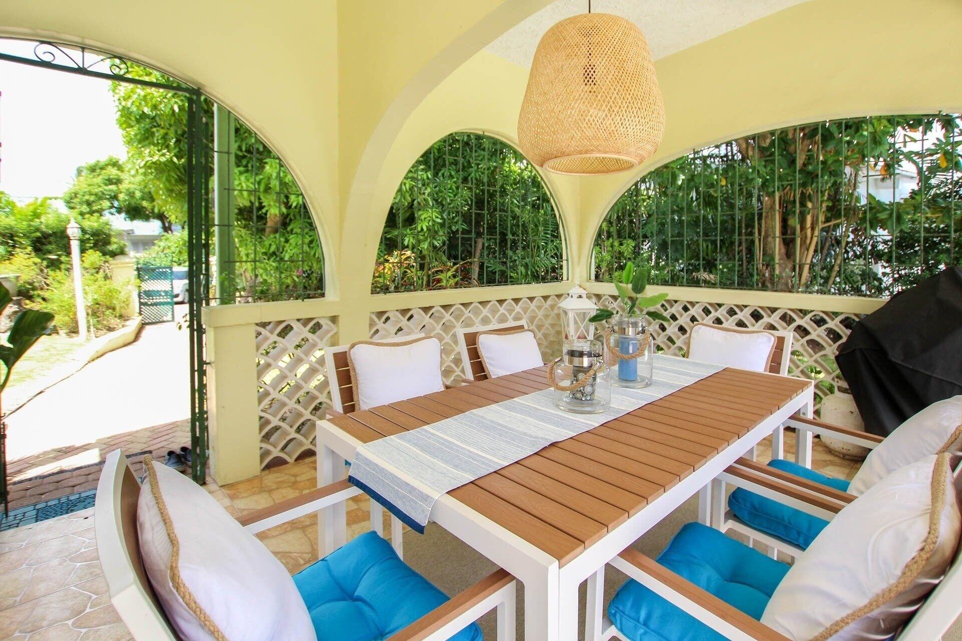 Restaurant Aqua Bliss 3 Bedroom Home by Bluescape