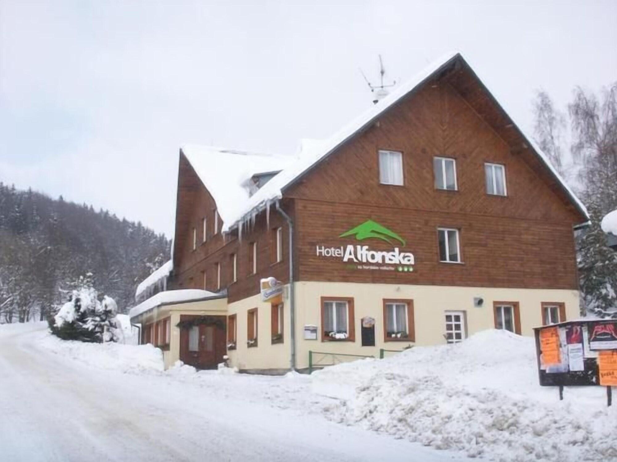 Vista Exterior Hotel ALFONSKA