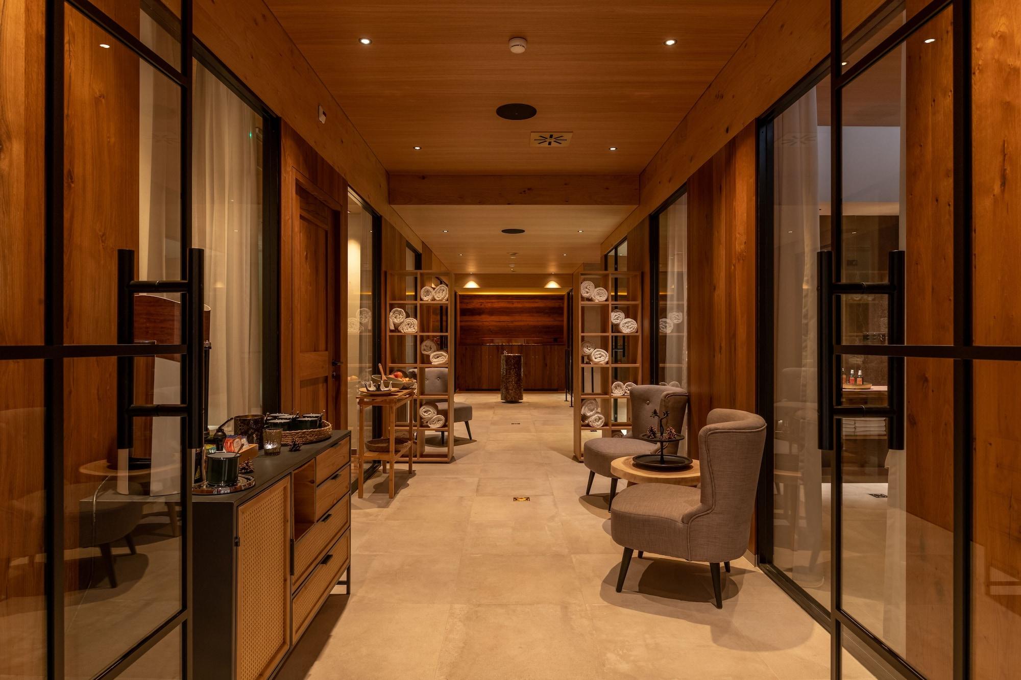Spa The Pollux