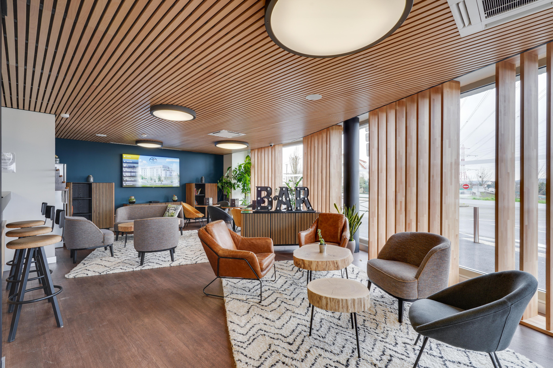 Bar/Salón All Suites Appart Hôtel | Palaiseau - Massy TGV