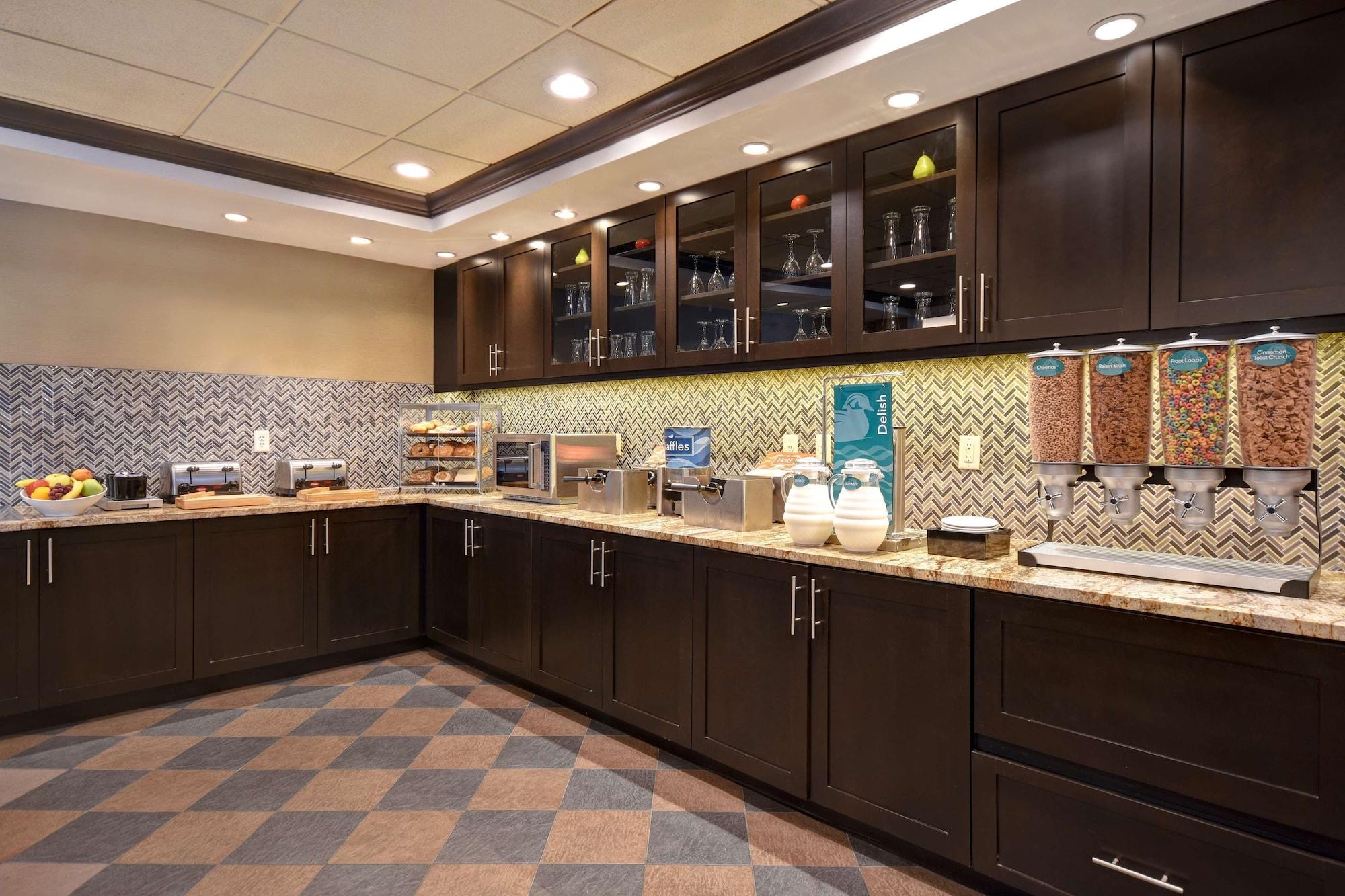 Restaurant Homewood Suites by Hilton Southington, CT