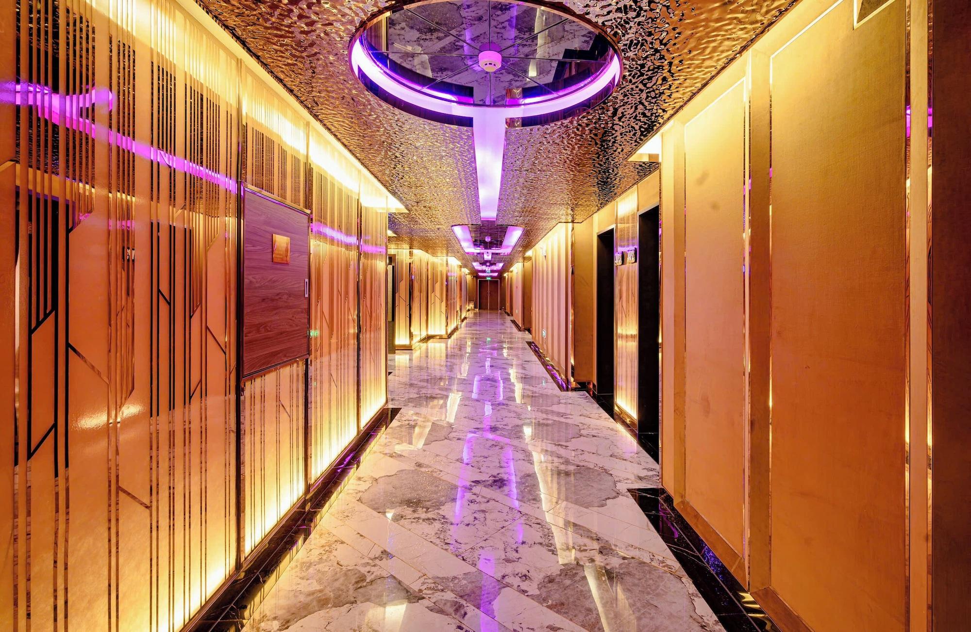 Bar/Salón Crowne Plaza Danang by IHG