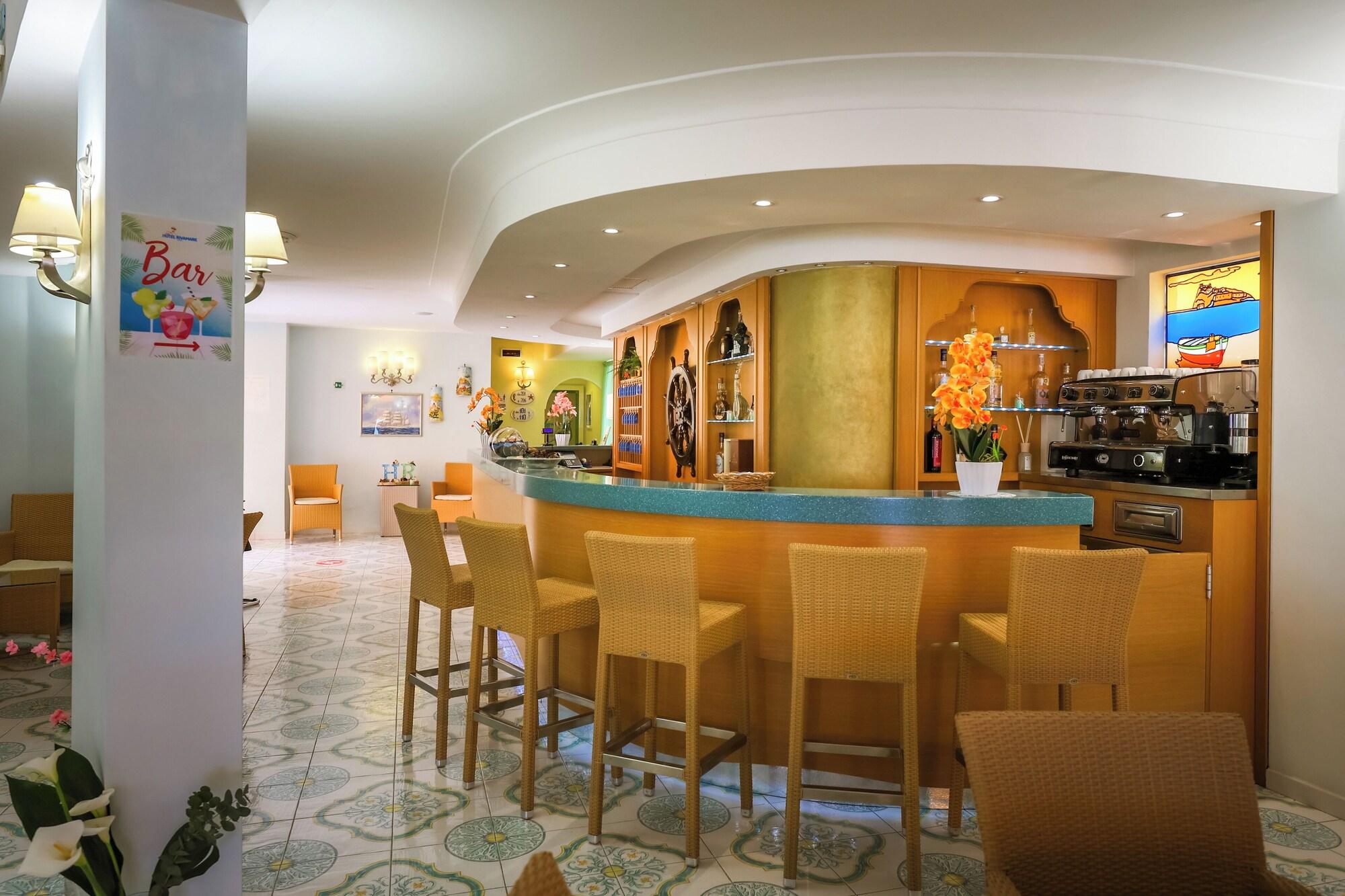 Bar/Salón Hotel Rivamare