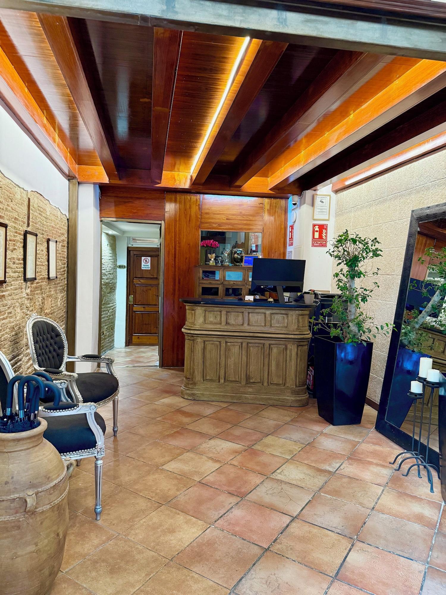 Vista Lobby Catalina Suites Hotel