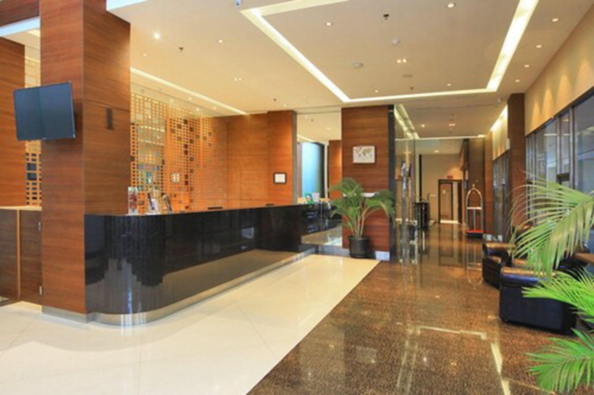 Vista Lobby West Point Hotel