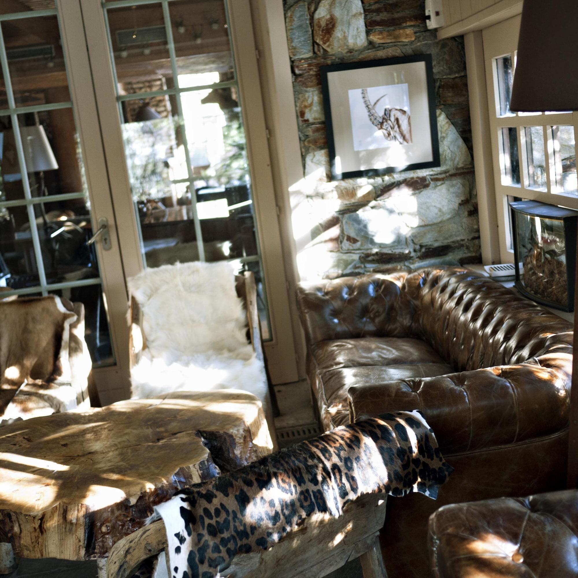 Vista Lobby Lodge Park