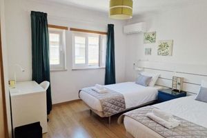 Alquiler Vacacional - Modern 2-Bedroom Apt Close to Lisbon Airport, Metro & Near Parque das Nações