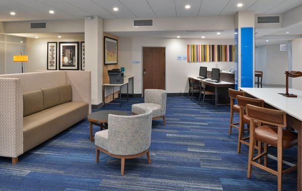 Holiday Inn Express Orlando – South Park by IHG - Hoteles cerca de Cerca del Aeropuerto en Orlando