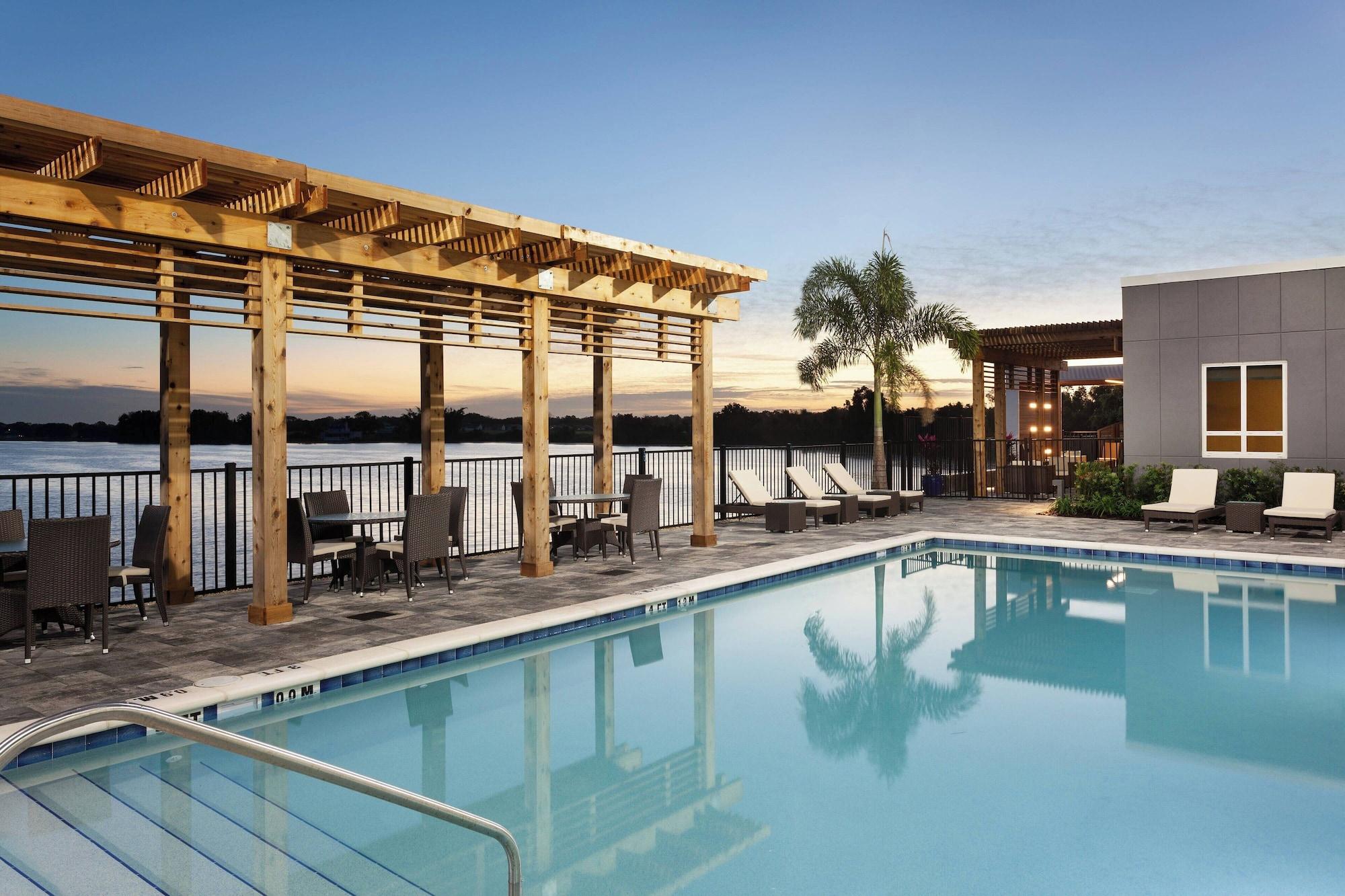 Vista Piscina Courtyard by Marriott Winter Haven