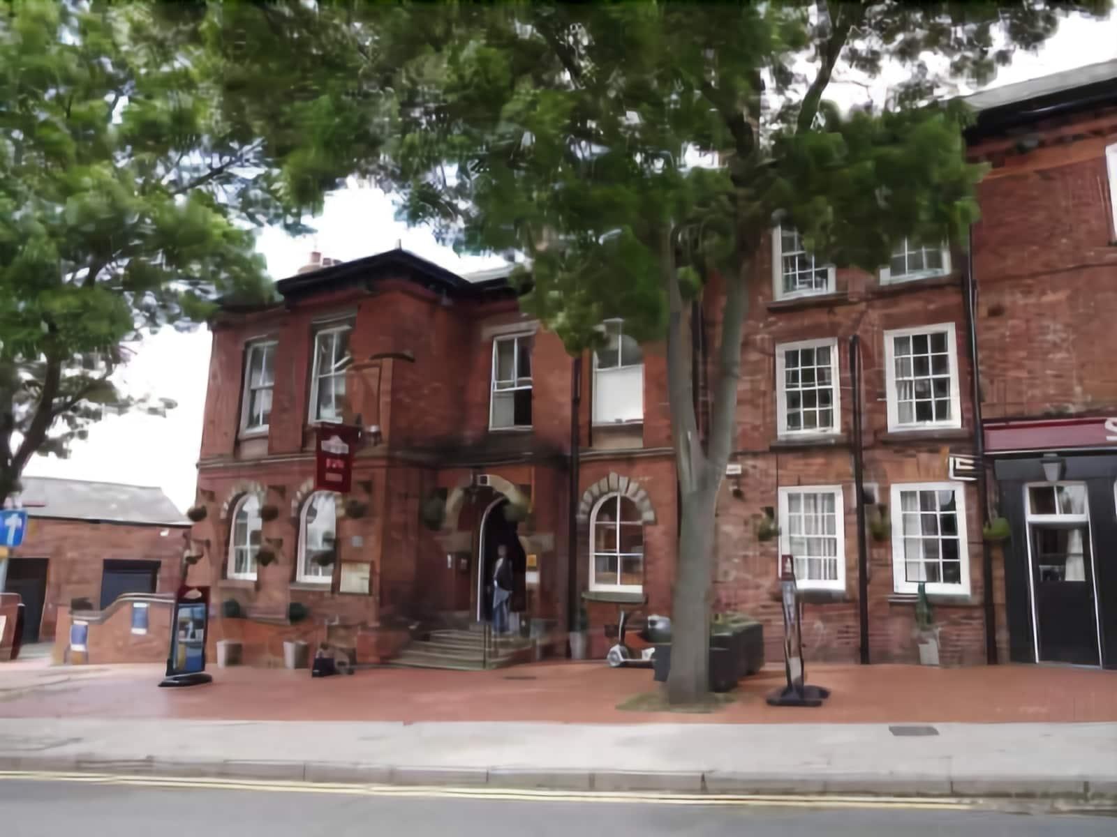 Vista Exterior Sun Inn By Greene King Inns