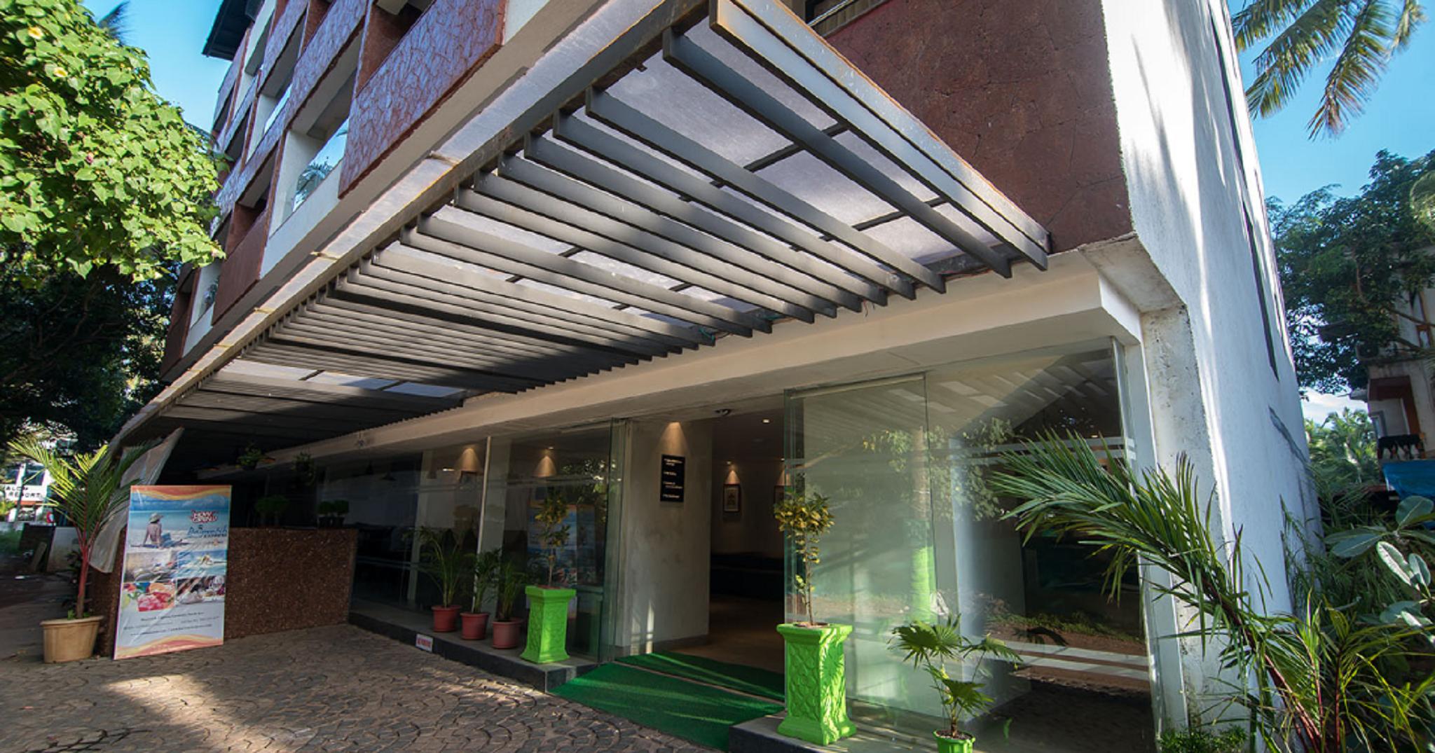 Vista Exterior Kyriad Hotel Candolim, Goa