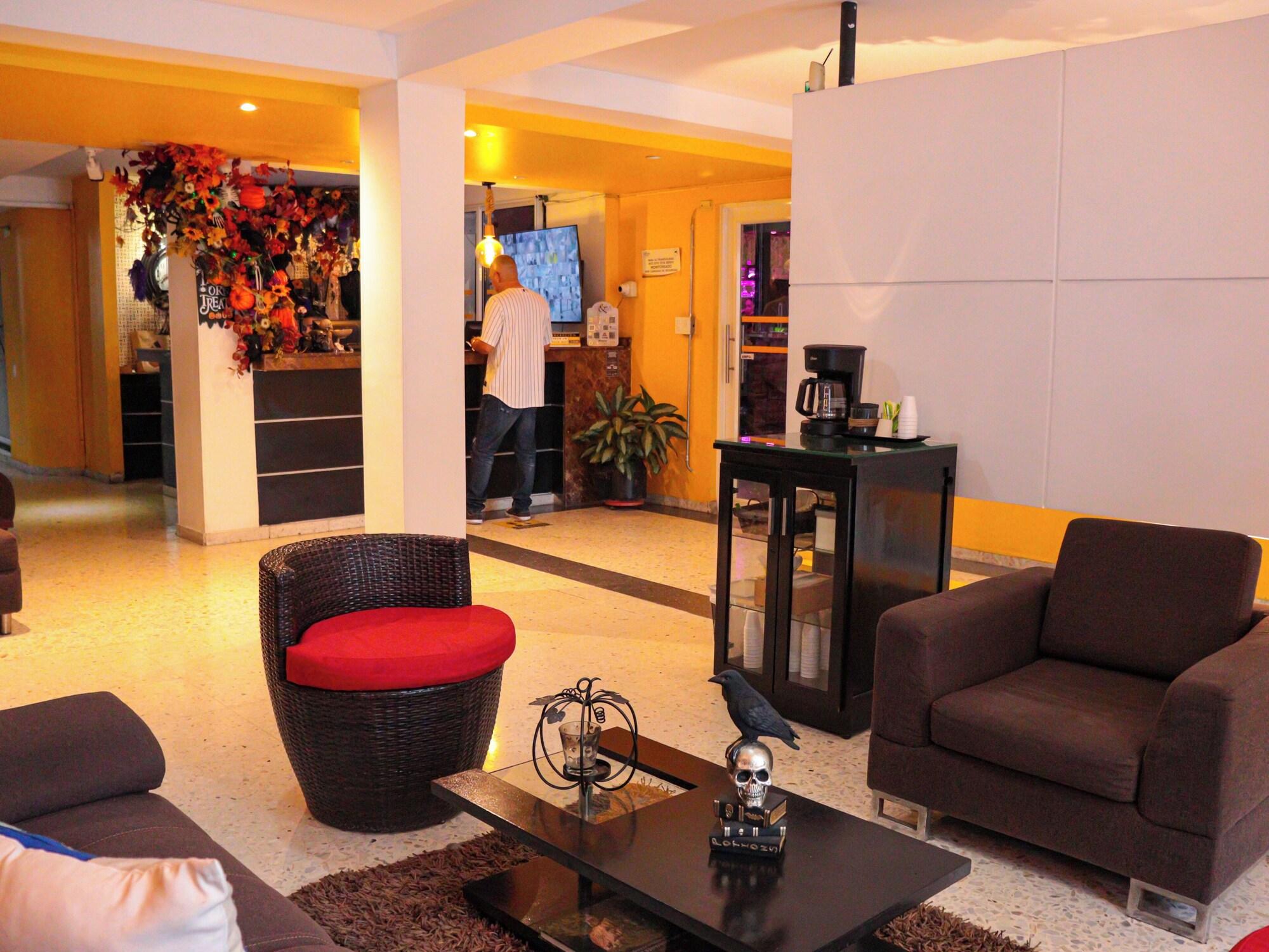 Vista Lobby HOTEL HYM SAS