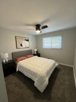 Alquiler Vacacional - King size bed and 7 min away from Cielo Vista, El Paso's airport and Fort Bliss!