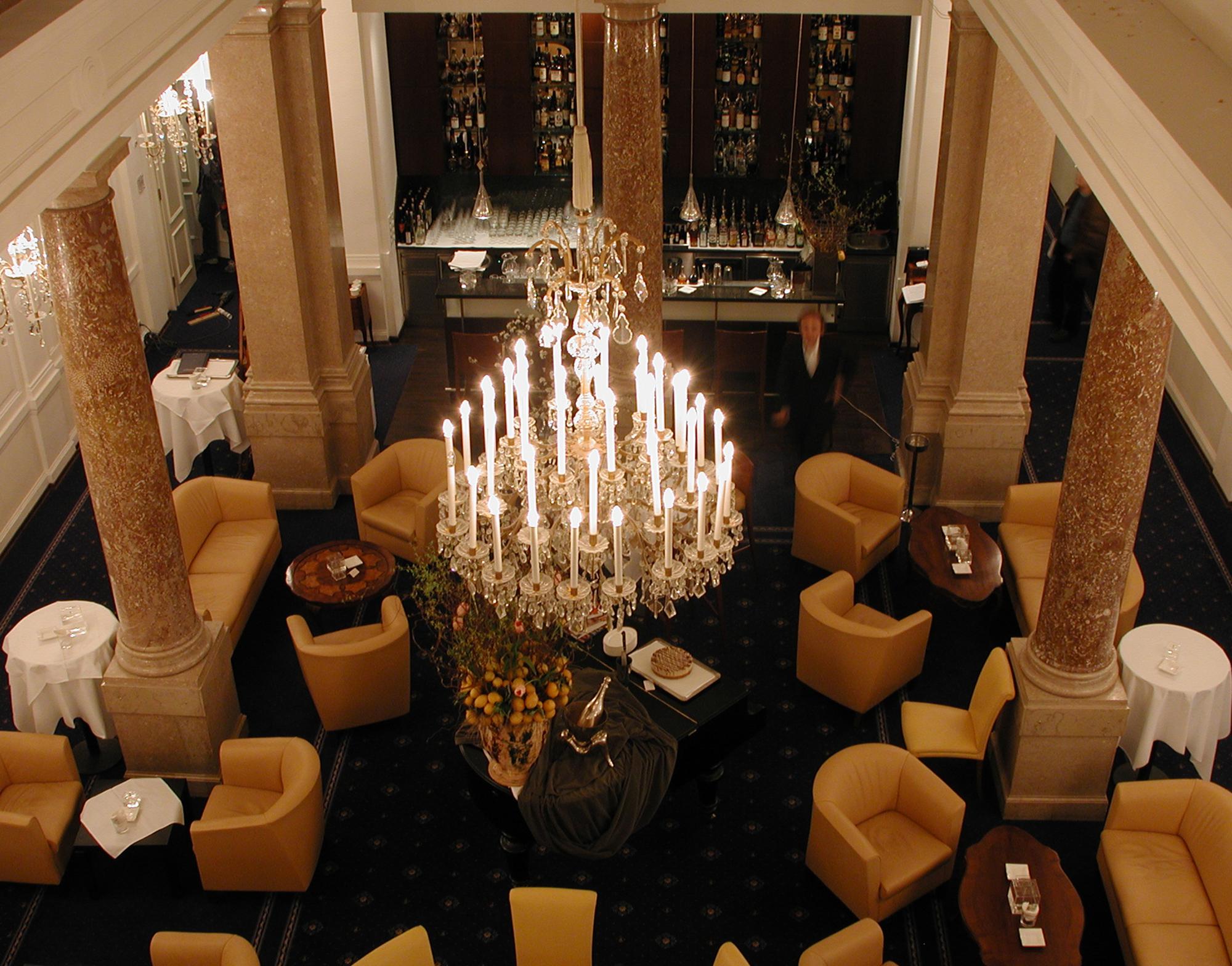 Bar/Salón Ambassador Hotel