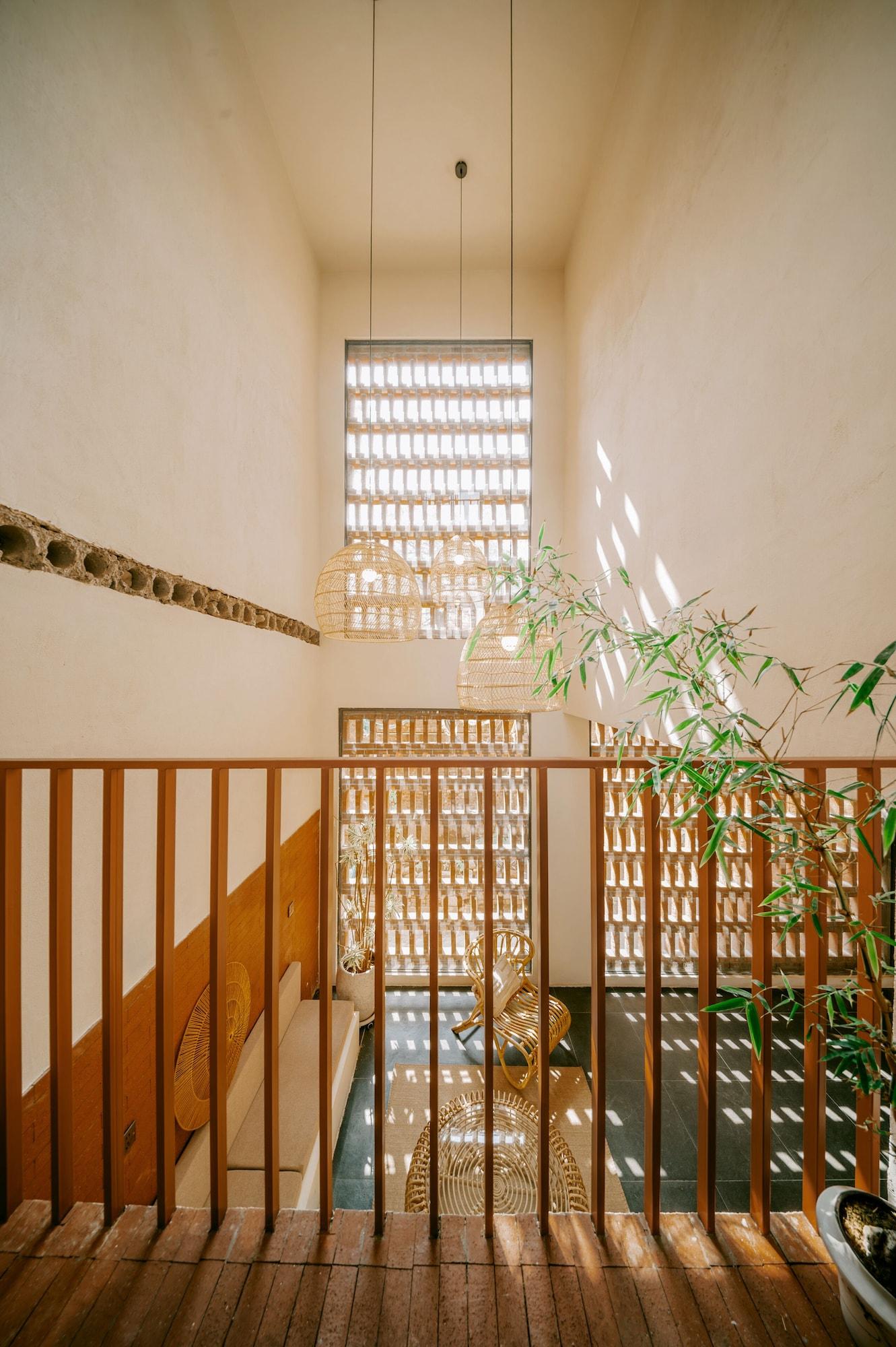 Varios Cloud 9 Hotel