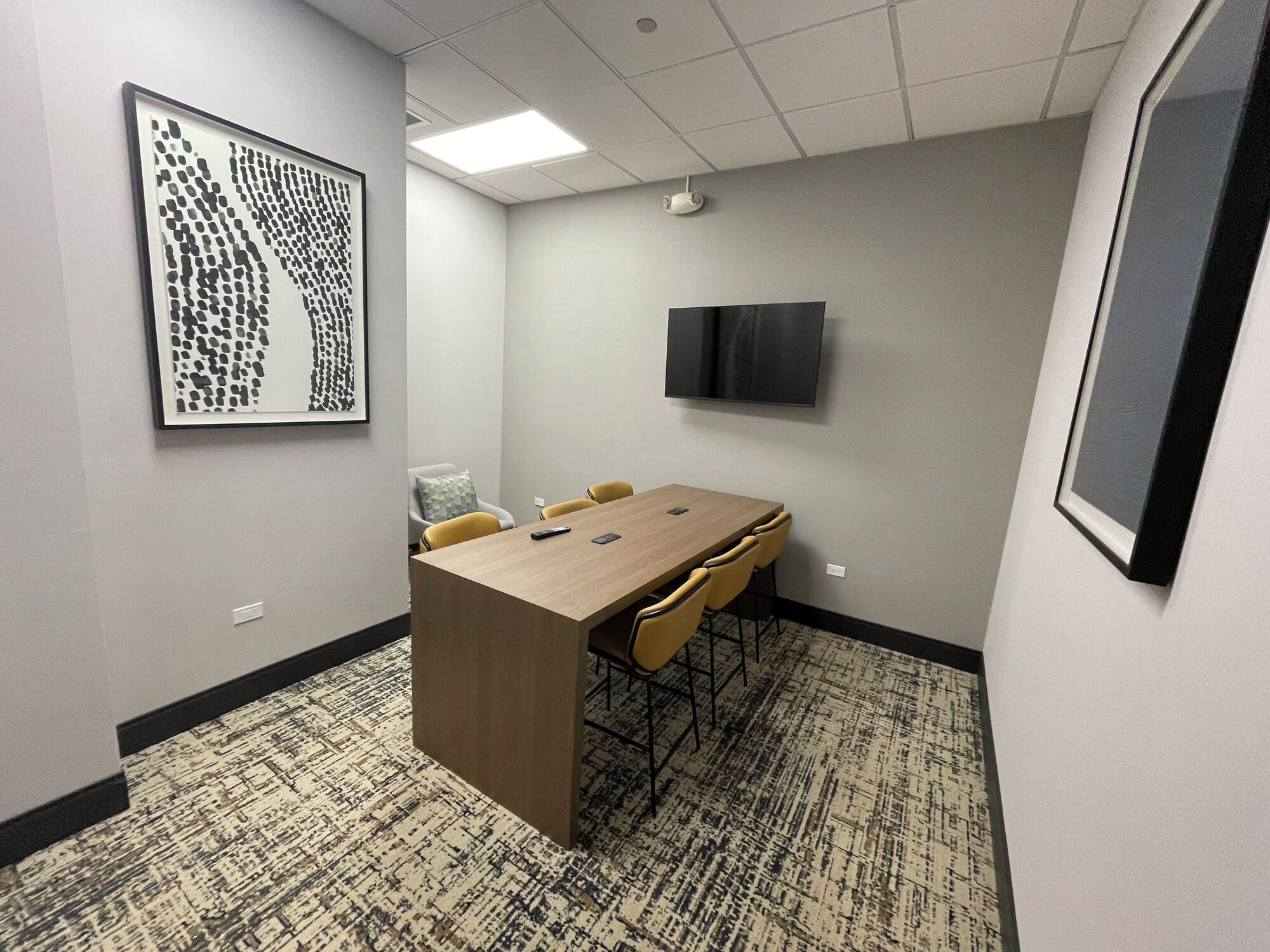 Vista Lobby Holiday Inn Chicago Northwest-Elgin by IHG