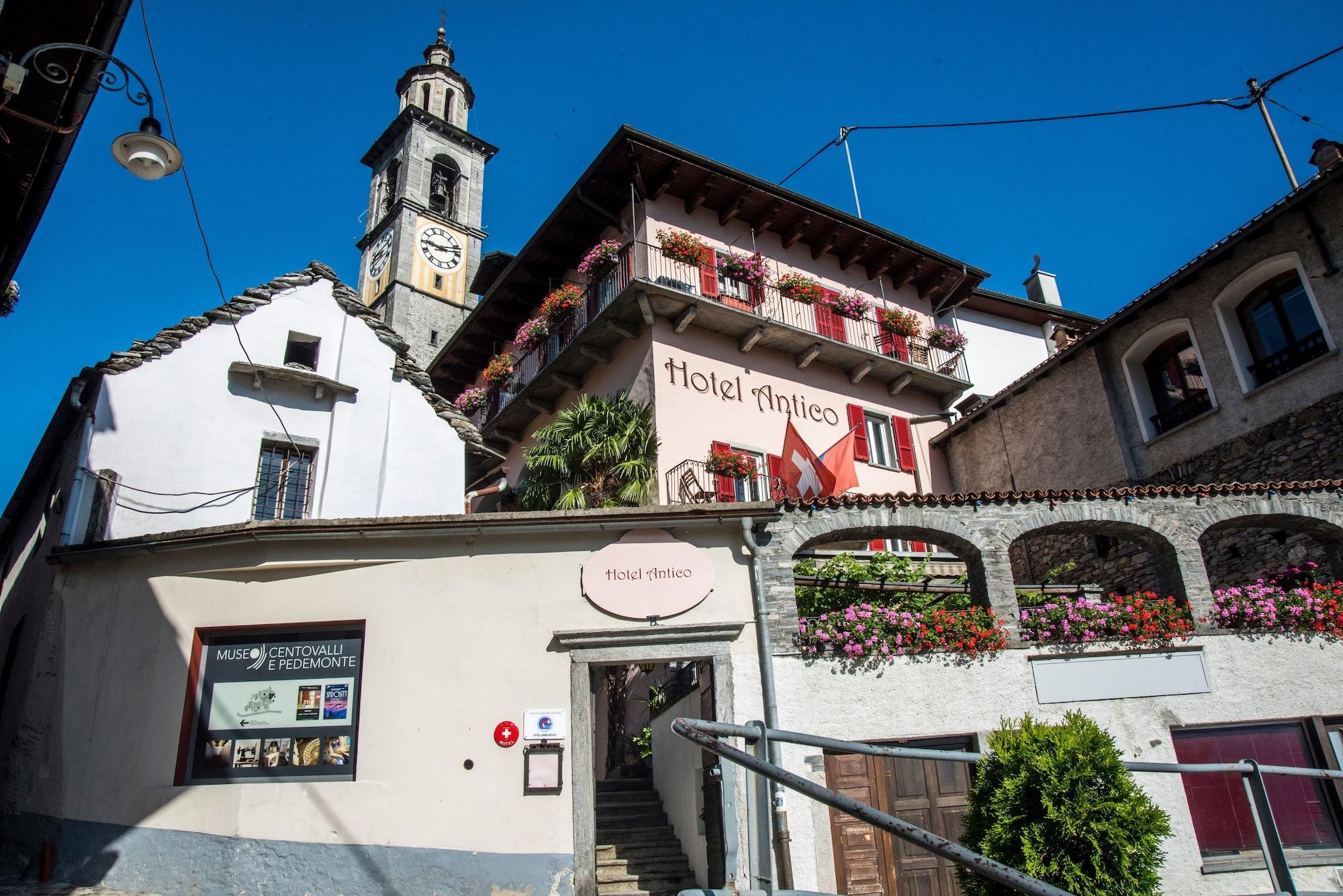 Varios Hotel Antico