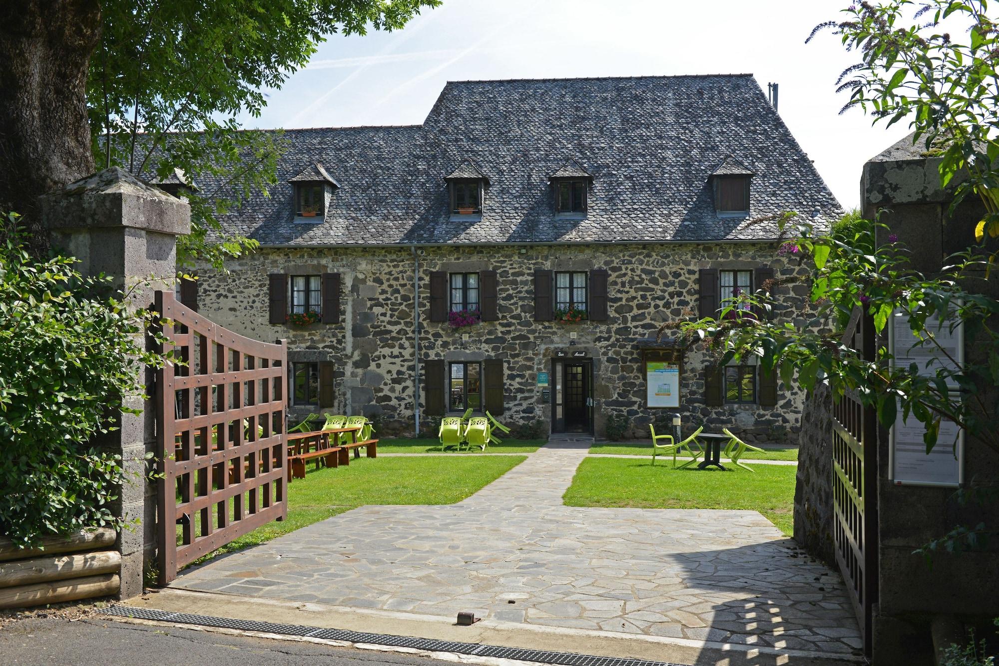 Vista Exterior Azureva Brommat En Carladez