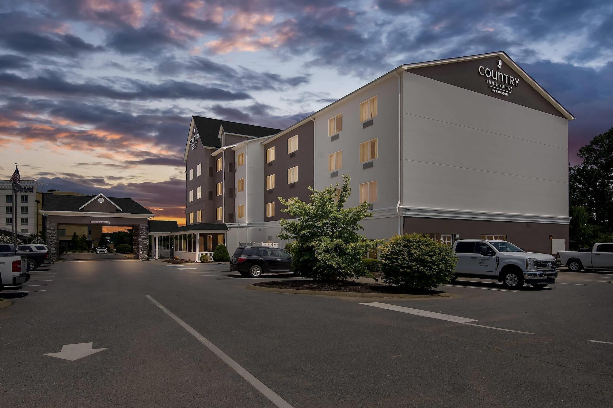 Vista Exterior Country Inn & Suites by Radisson, Princeton, WV