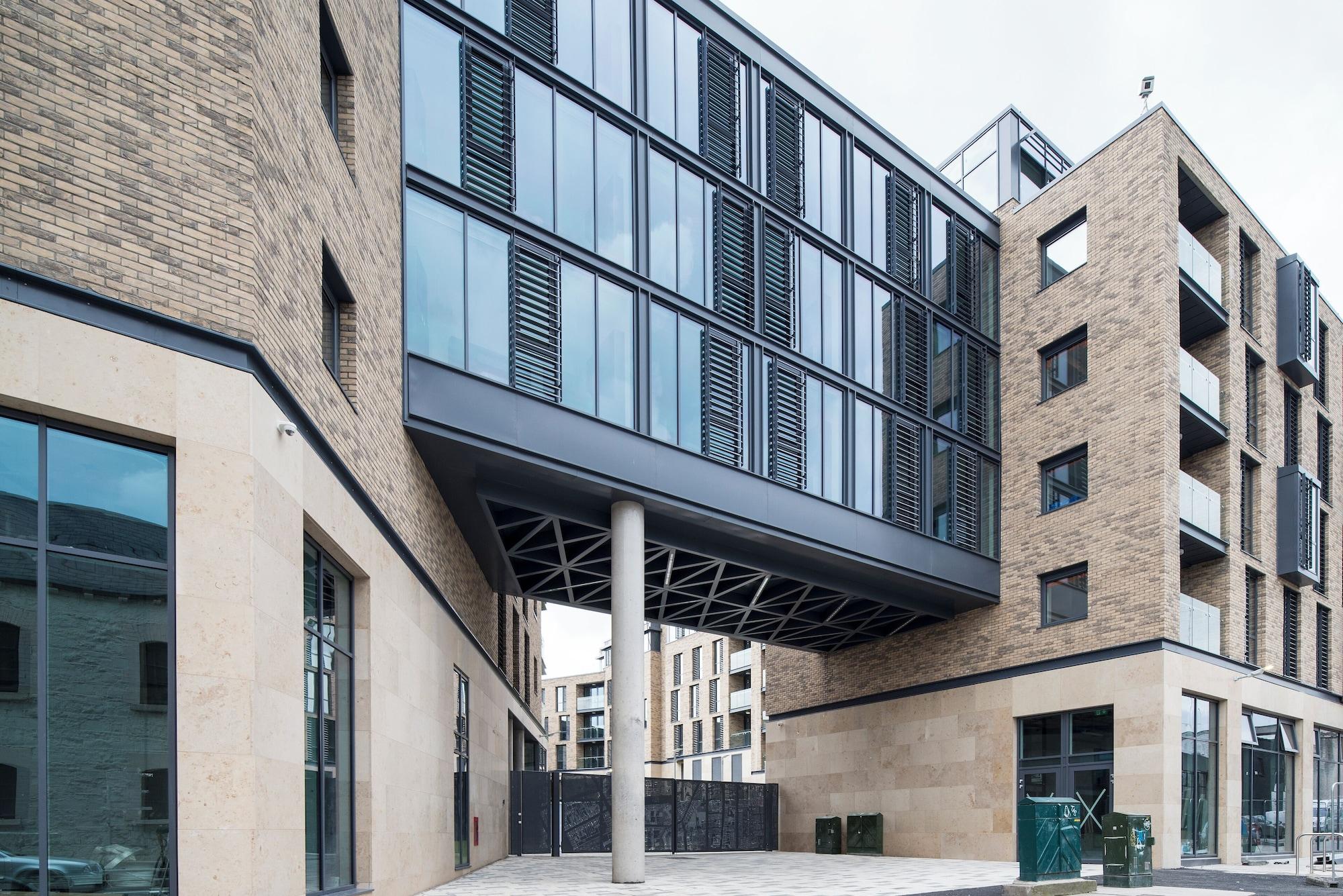 Varios Yugo New Mill