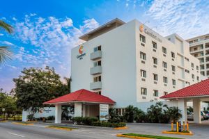 Paquete - Comfort Inn Puerto Vallarta Golfside & Marina