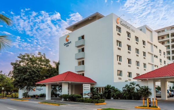 Comfort Inn Puerto Vallarta Golfside & Marina